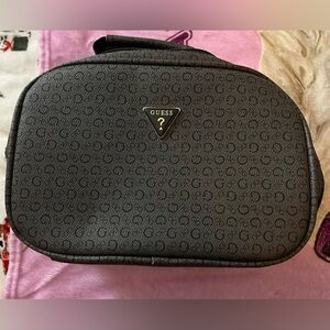 GUESS cosmetic/travel bag